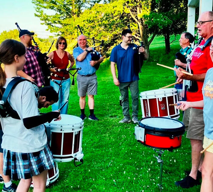Feadan Or Drum Corp feadan or bagpipes rochester ny bagpipe band