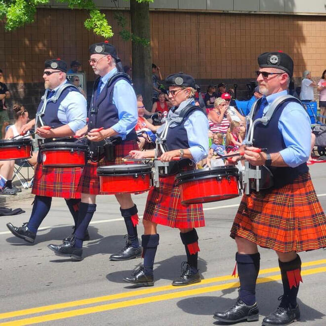 parade drummers feadan or pipe band rochester